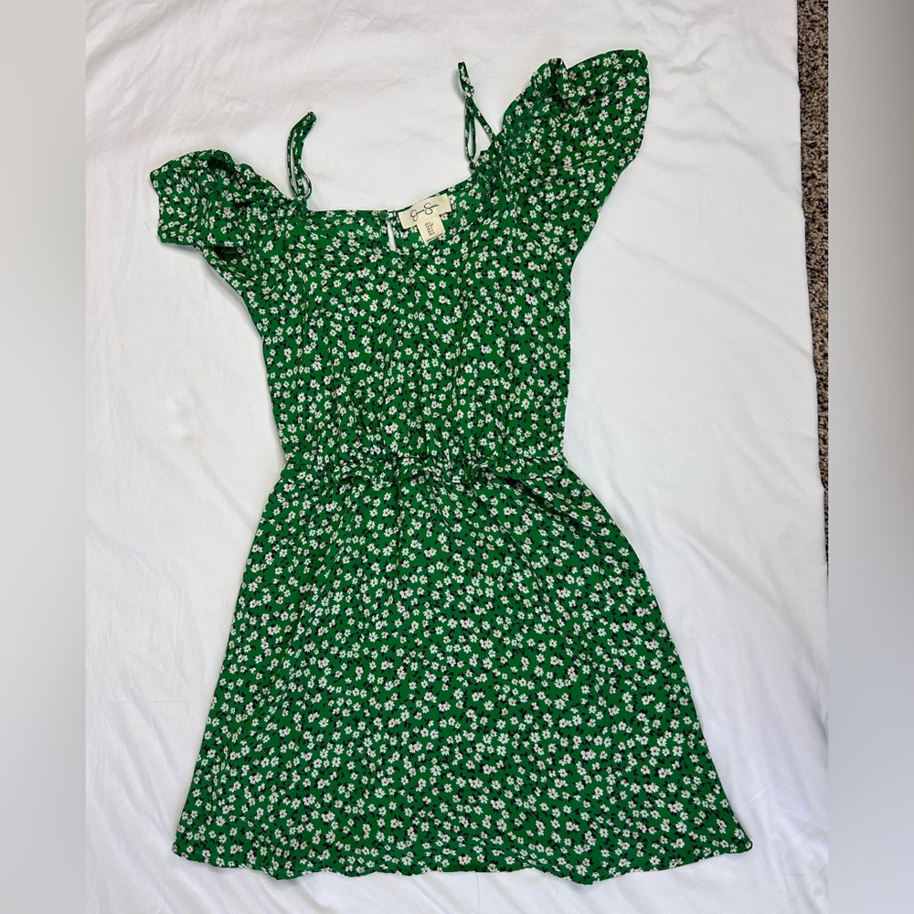 Jessica Simpson- Floral dress